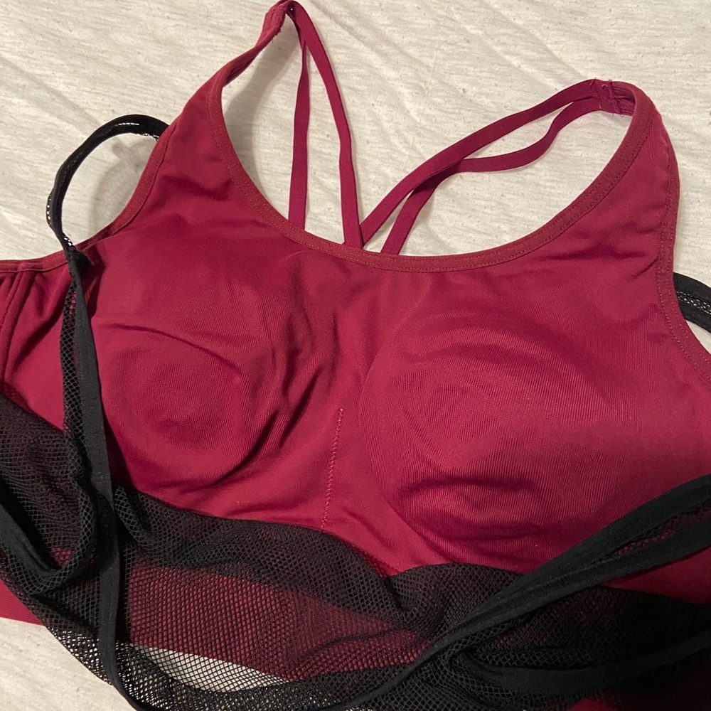 Women’s medium Reebok Bra - Picture 4 of 7